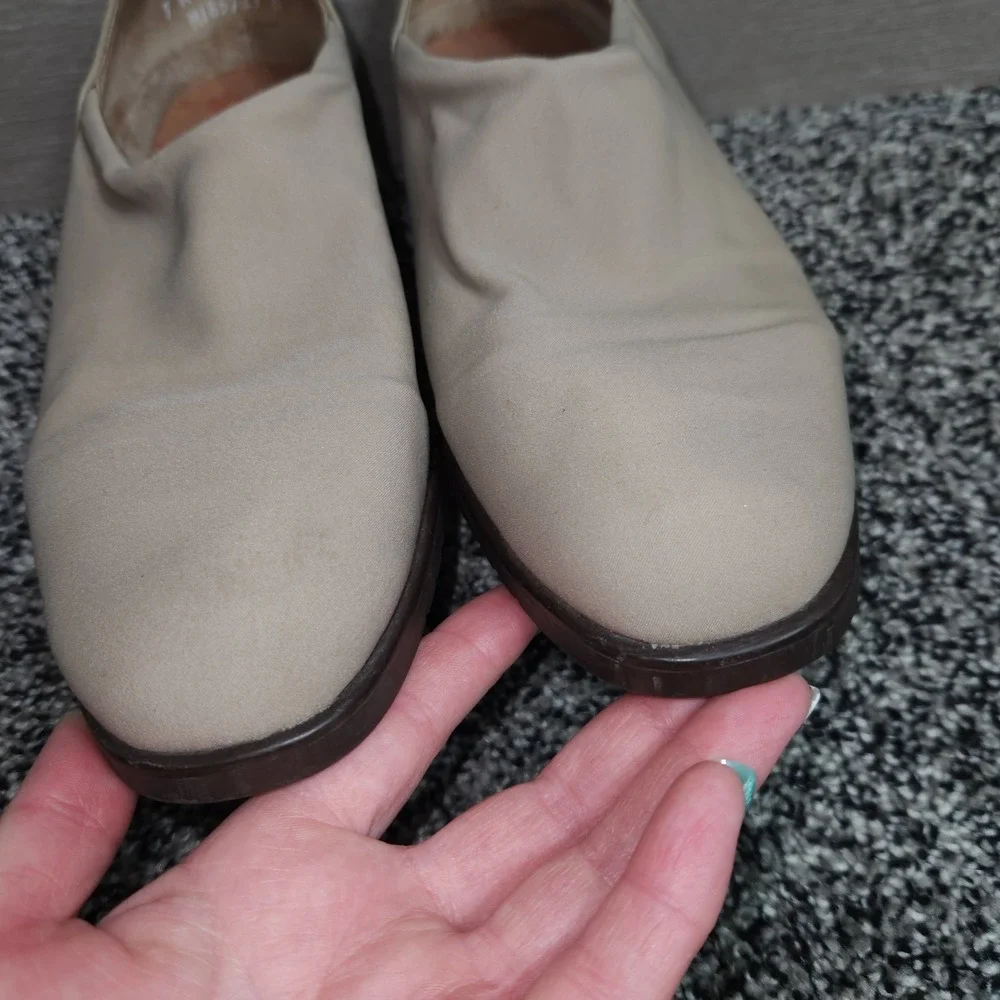 MUNRO American Cream Tan Stretch Fabric Shock-Absorbing Pump Comfort Women's 7 M